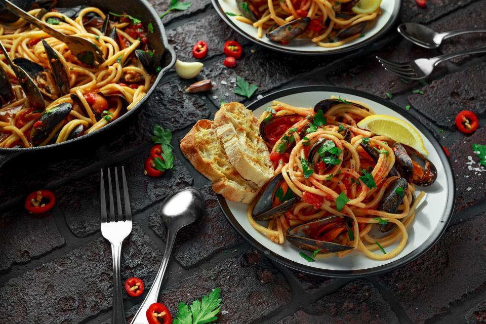 Spaghetti cozze alla marinara | Le Ricette di Cucina ESCA